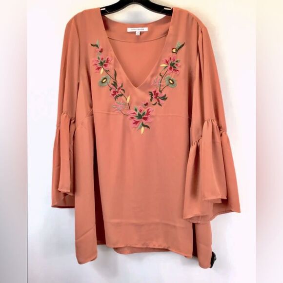 Tops - Rose + Olive 🌸Beautiful Floral Embroidery Mauve flow bell sleeve tunic - top 2x